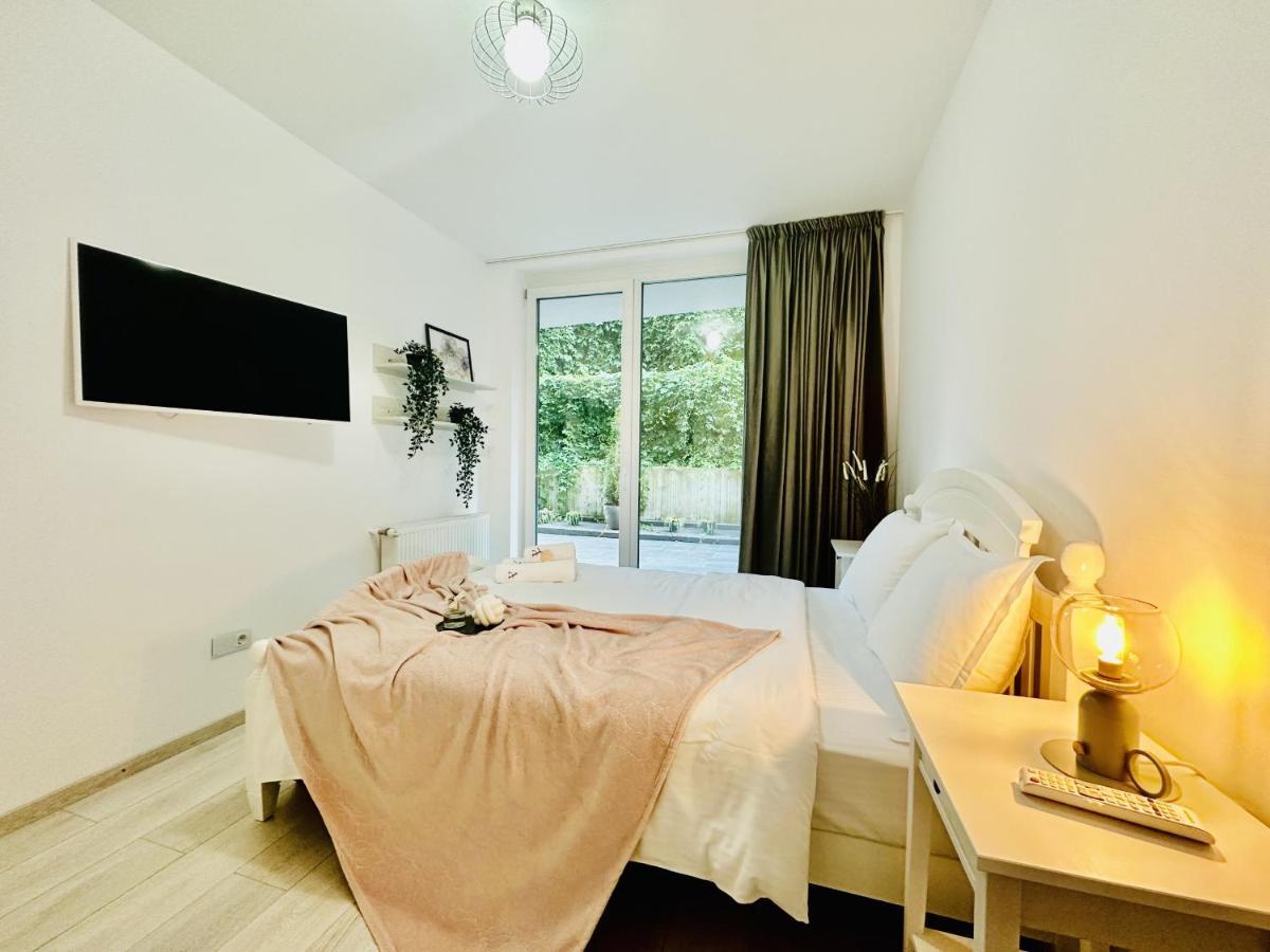 Palfi Apartment With Garden & Parking Cluj-Napoca Eksteriør bilde