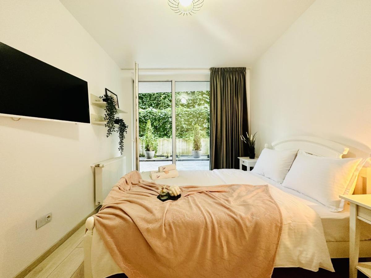 Palfi Apartment With Garden & Parking Cluj-Napoca Eksteriør bilde