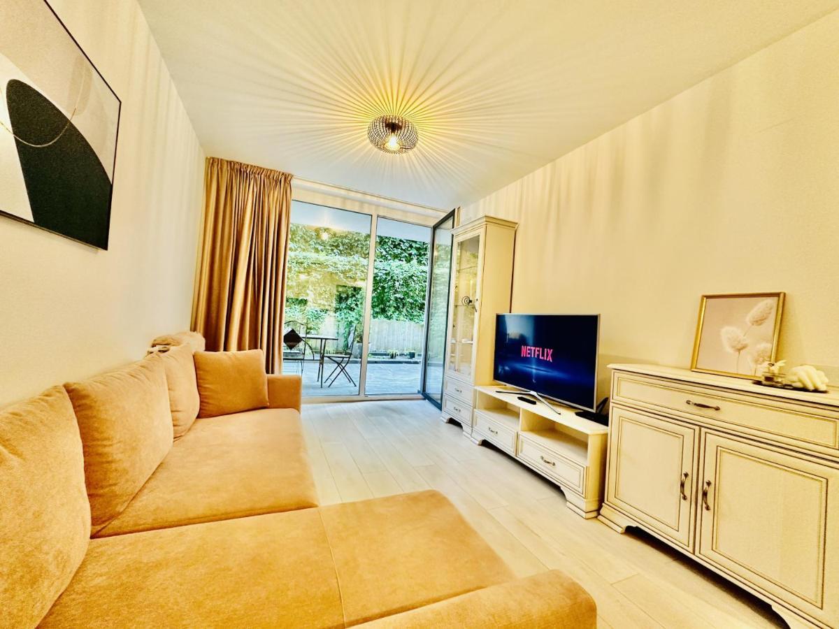 Palfi Apartment With Garden & Parking Cluj-Napoca Eksteriør bilde