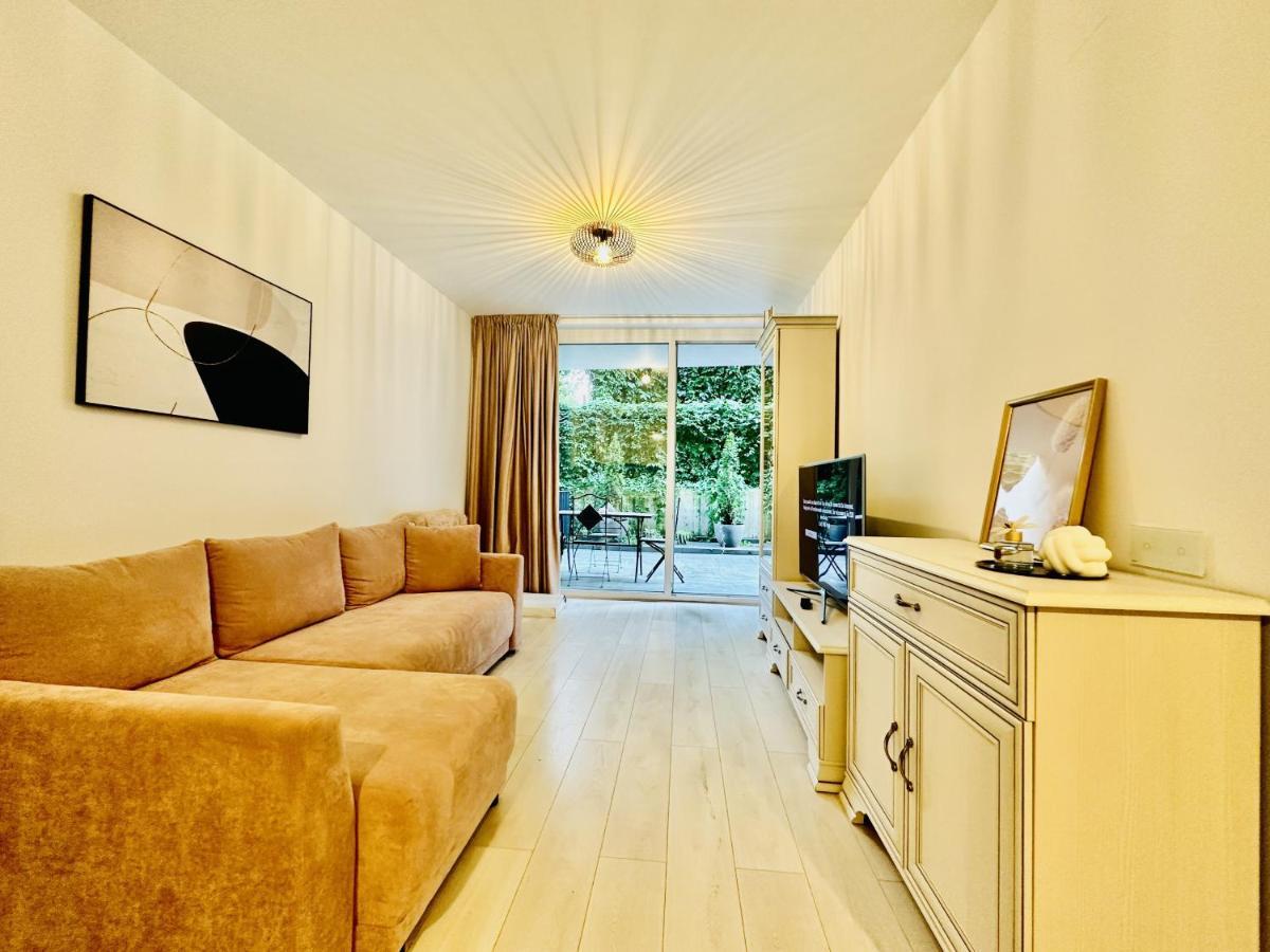Palfi Apartment With Garden & Parking Cluj-Napoca Eksteriør bilde