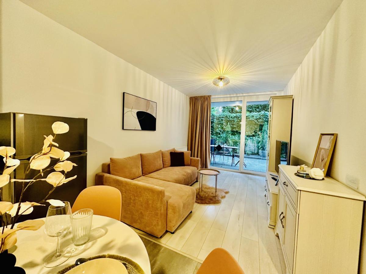 Palfi Apartment With Garden & Parking Cluj-Napoca Eksteriør bilde